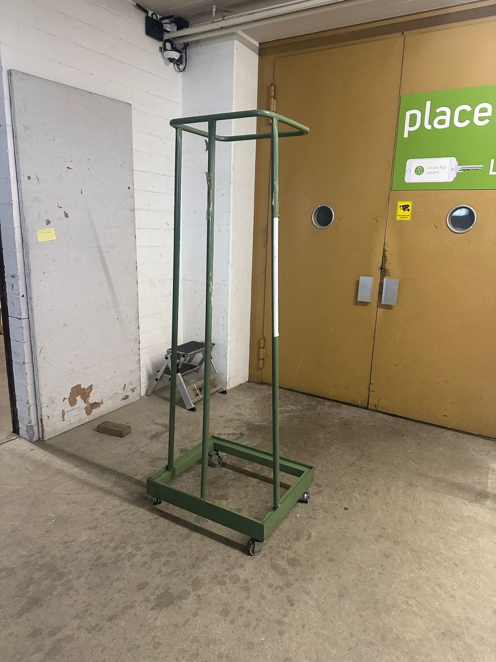 Poubelles: Abfallsackbehälter – D'occasion à Volketswil par ars_sjh2 1