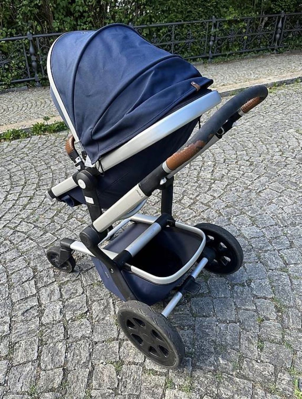 Joolz Carrozzine: Kinderwagen Joolz Day 2, dunkelblau – Usato da Zürich venduto da di_con 1