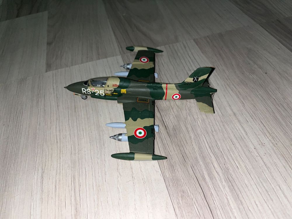 TM72/581 TAURO MODEL AERMACCHI MB-326D