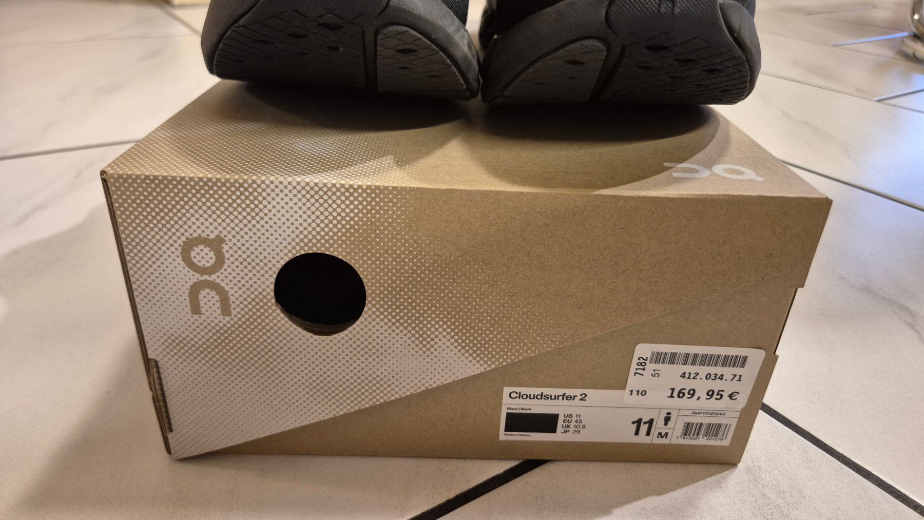 On Scarpe da uomo: ON Cloudsurfer 2 Trailrunning Schuh Gr. 45 Black / Schwarz – Usato da Diessenhofen venduto da Danielrathky 6
