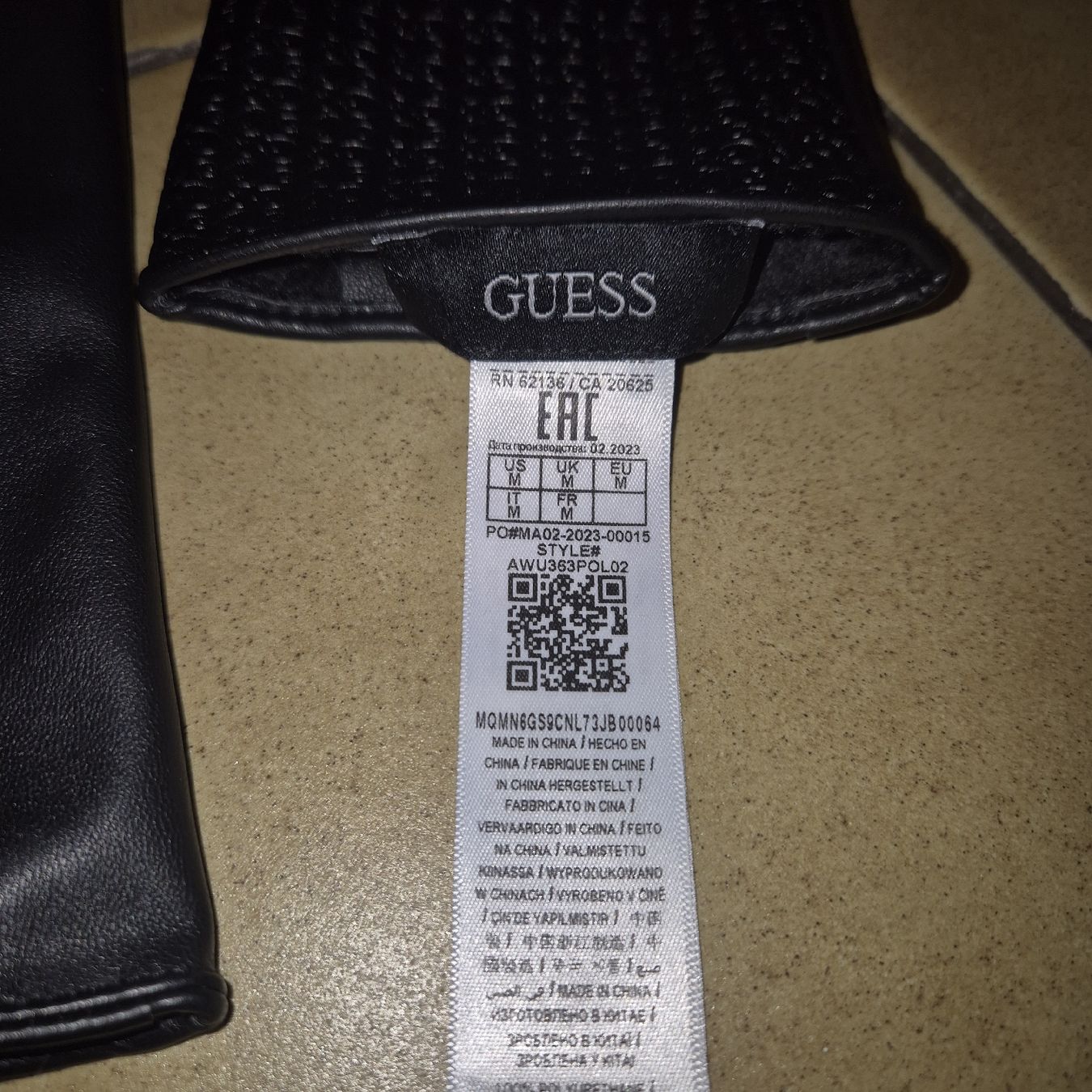 Guess Guanti & manicotti: Guanti Guess - taglia M – Nuovo (secondo la descrizione) da Rancate venduto da sarah357 2