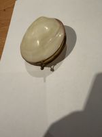 pilulier en coquillage ou boîte à secrets 