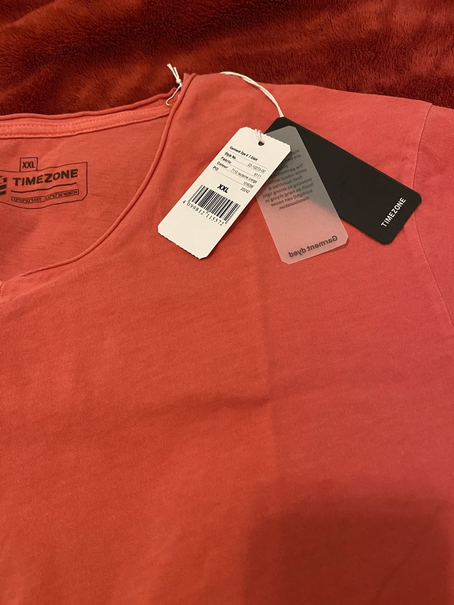 T-shirt: T Shirt – Nuovo (secondo la descrizione) da Berikon venduto da TheMangle 1