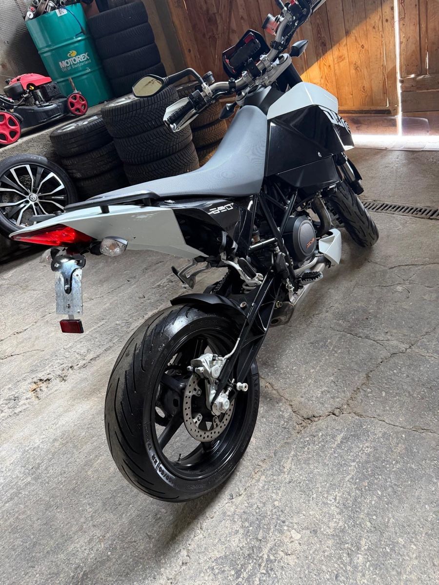 KTM Strada: Ktm moto  – Usato da Rueyres-les-Prés venduto da osm_6ncr 2