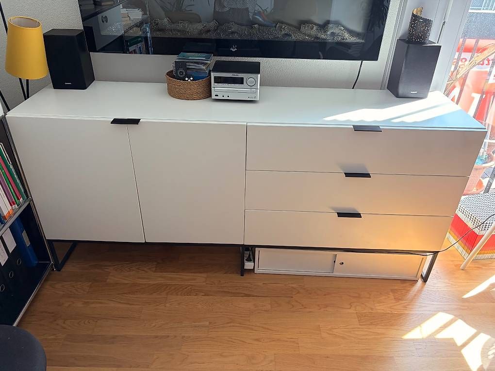 Cassettiere: Geräumiges weisses Sideboard – Usato da Schlieren venduto da fio_7ltb 1