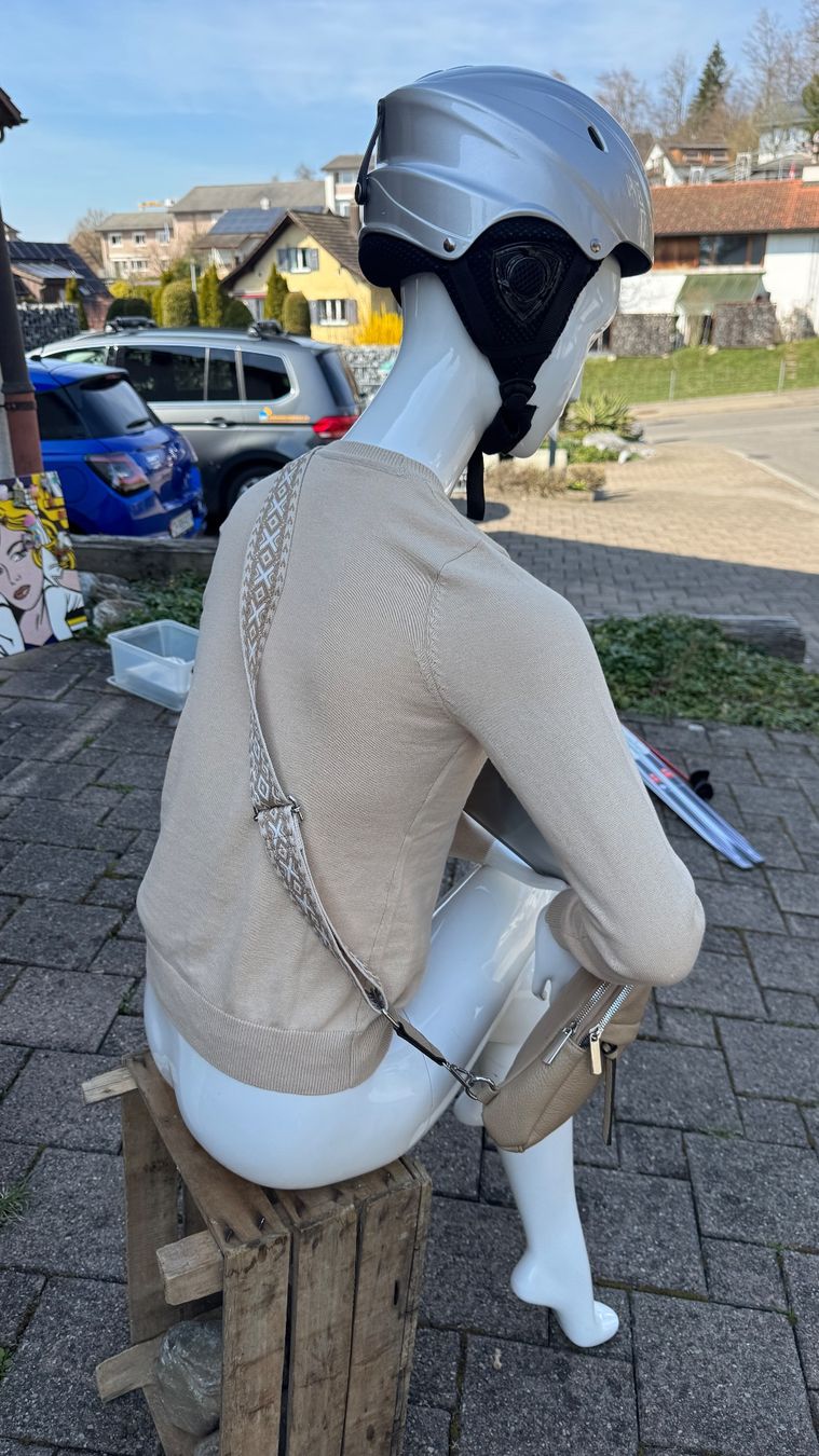 Altro in Decorazioni & Accessori: Schaufensterpuppe weiblich, sitzend – Usato da Hinwil venduto da Pumuckel8 1