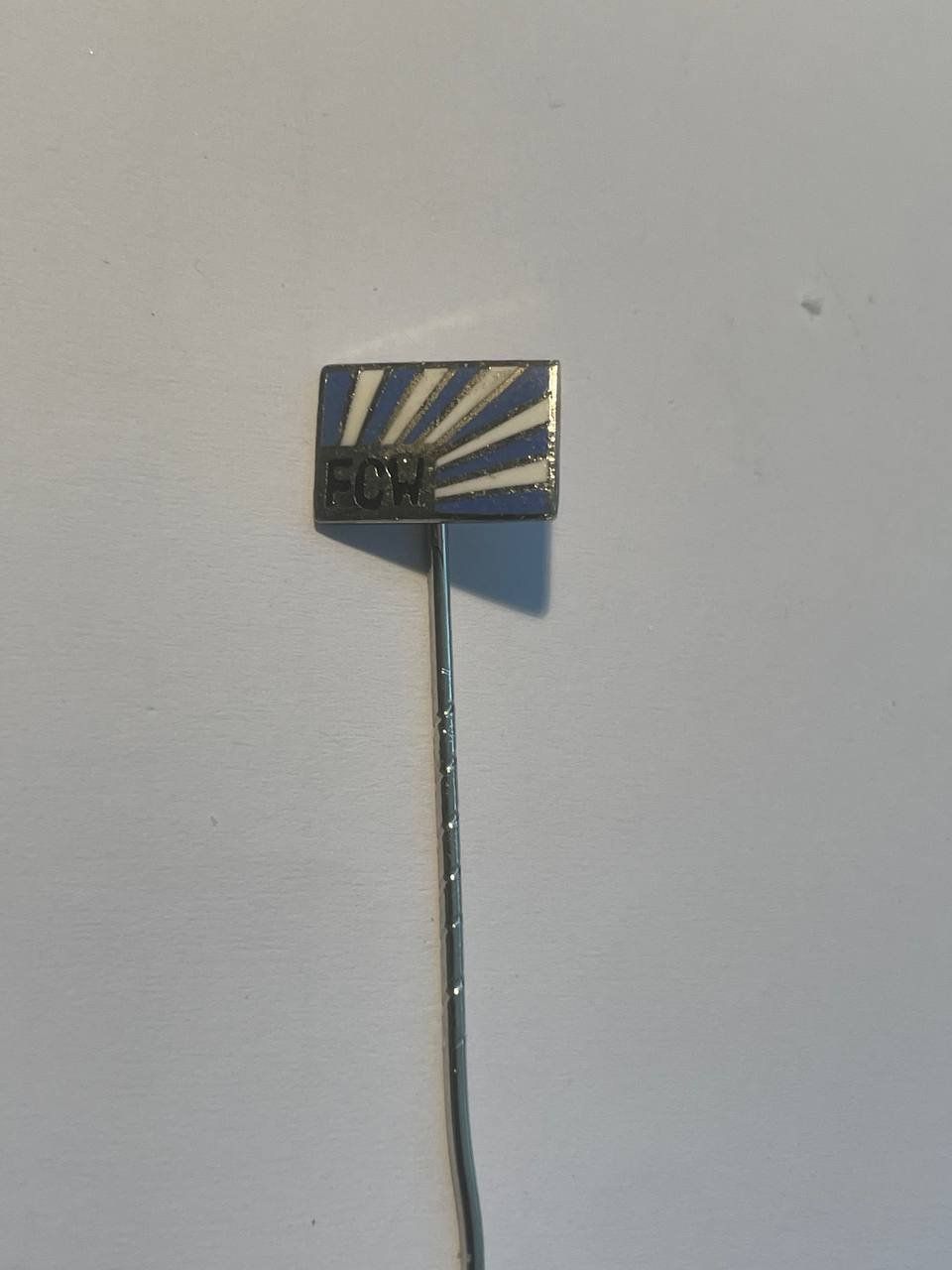 Placchette & Badge: 36. Anstecknadel - FC Winterthur – Usato da Luzern venduto da Irek 1