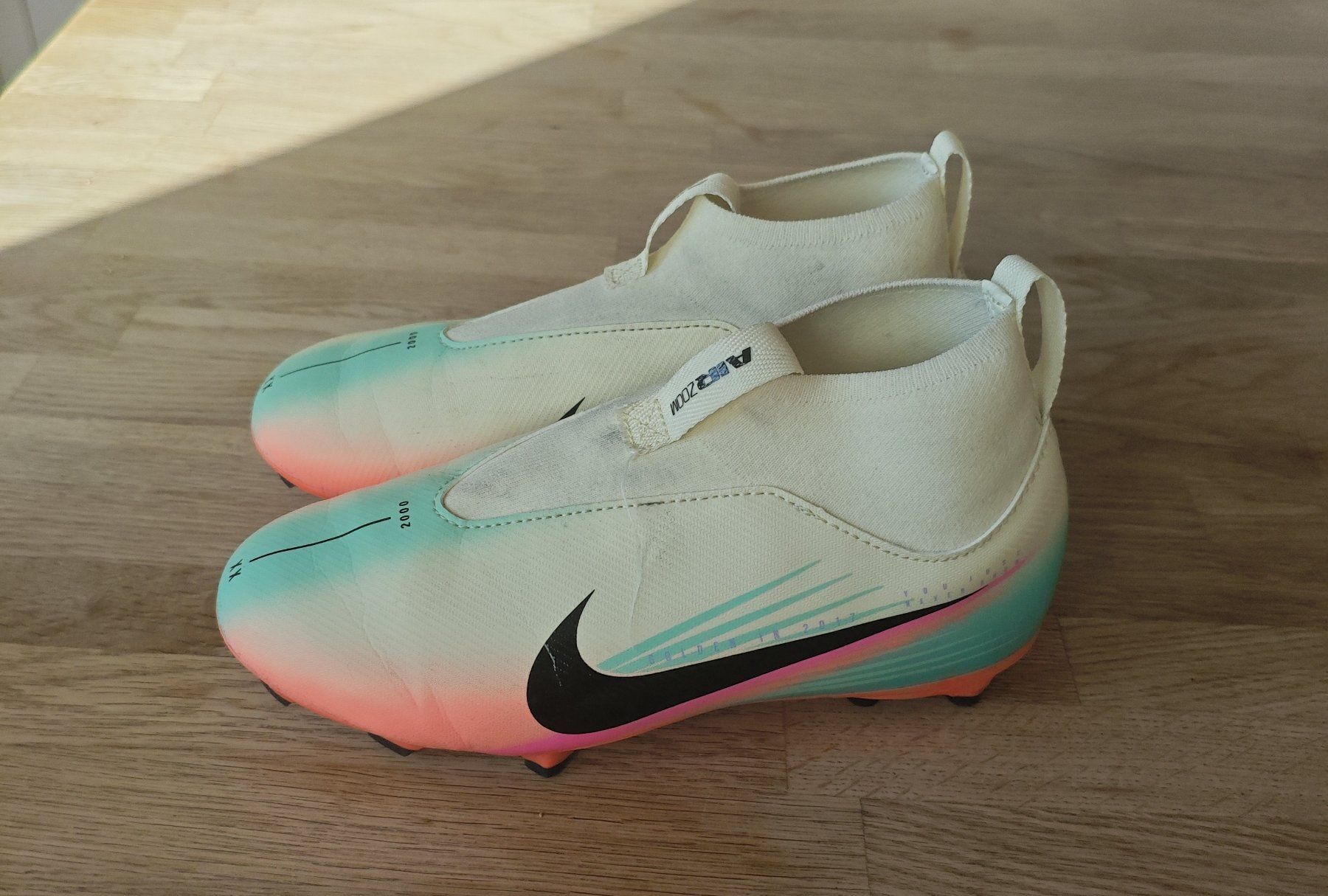 Nike Scarpe da uomo: Fussballschuh Gr. 35 – Usato da Langnau i. E. venduto da isa.buechler