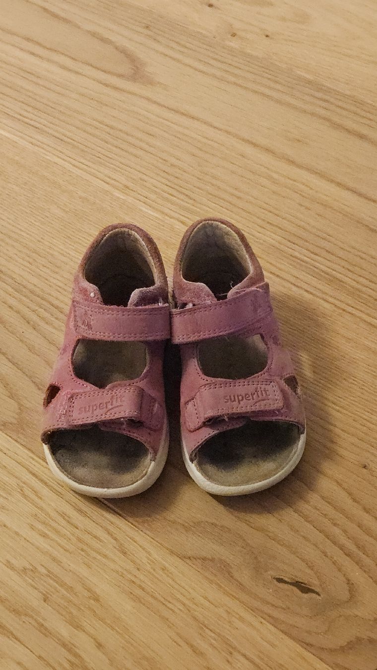 Superfit Schuhe für Mädchen: Sandalen Superfit Gr 24 – Gebraucht aus Murten von RYO_RYO 1