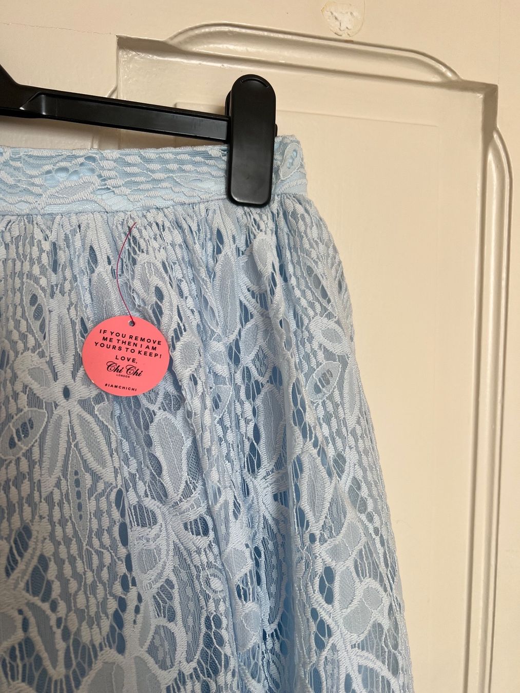 Jupes: Jupe dentelle bleu ciel – Neuf avec emballage d'origine à Neuchâtel par Thesebootsaremadeforwalking 1