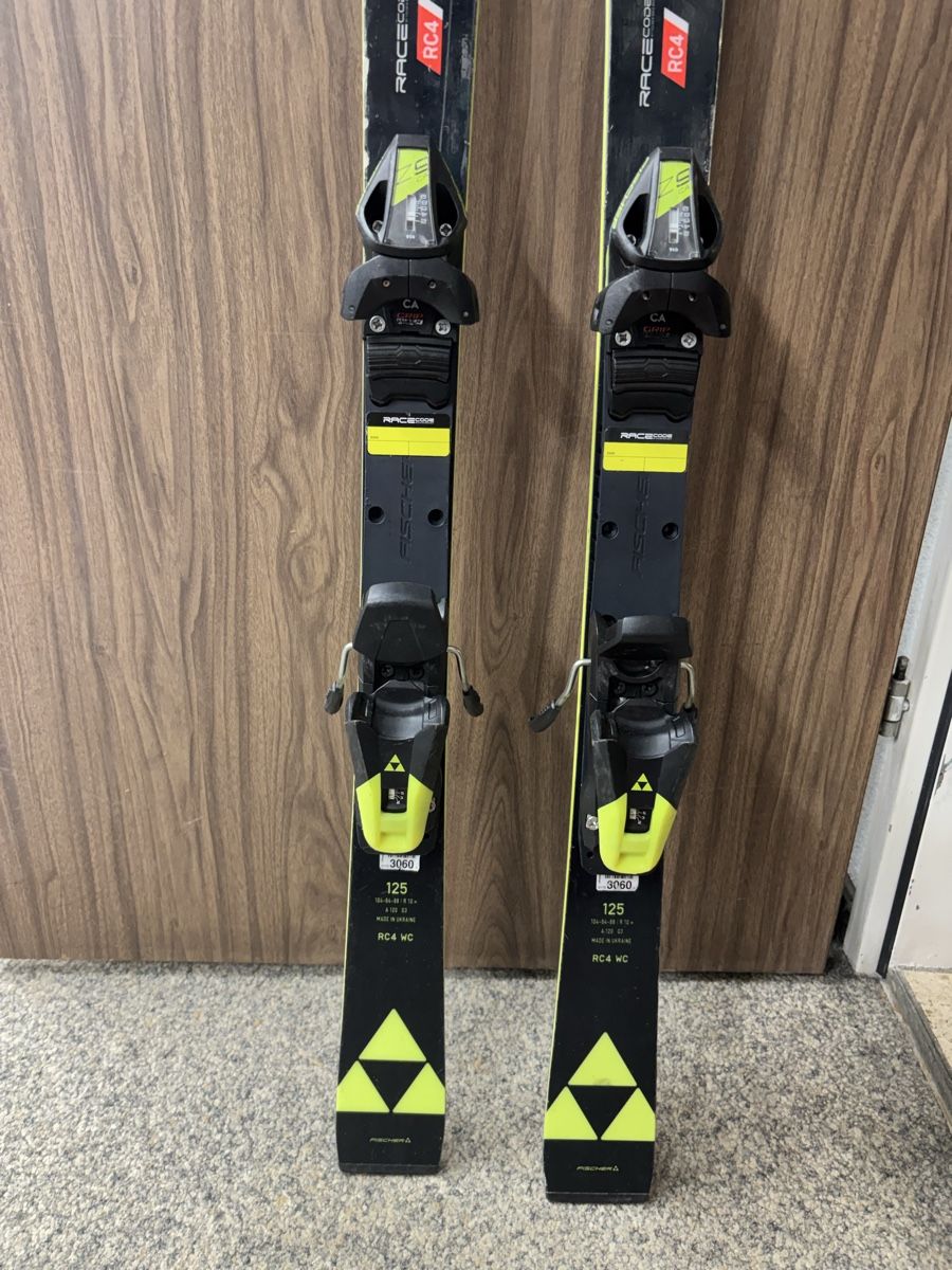 Fischer Skis: Fischer Jugend Rennski  – Gebraucht aus Greppen von Josiehuerlimann 2