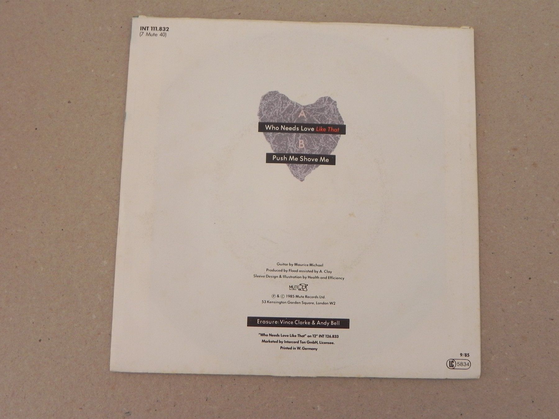 Dischi in vinile: Single Brit. Synthie Pop Dance Duo Erasure 1985 Who needs .. – Usato da Siebnen venduto da krimsie 1
