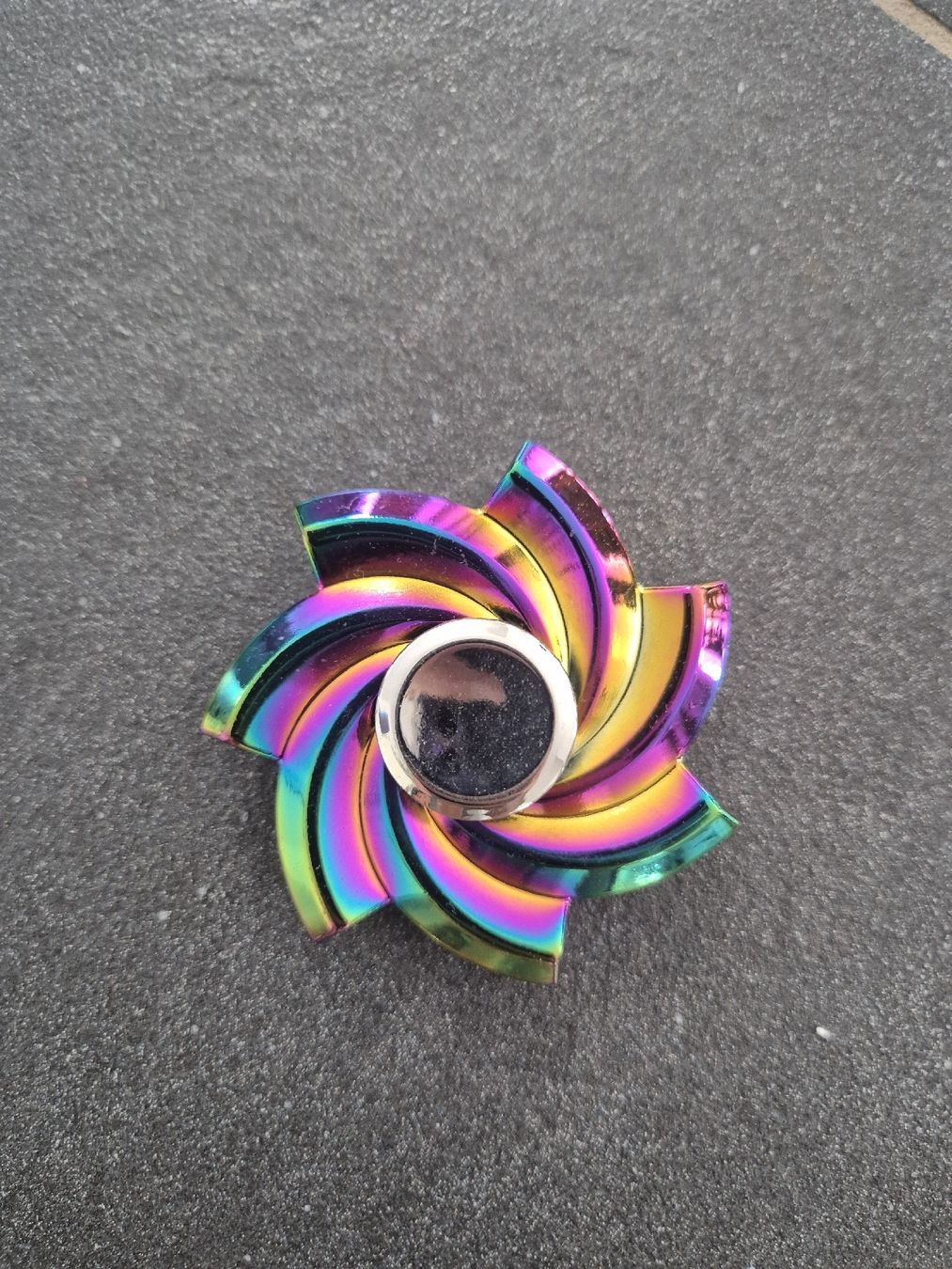 Spielzeuge: Fidget Spinner - Coole Regenbogenfarben    Top Zustand – Neu (gemäss Beschreibung) aus Büsserach von Fairprice_83 1