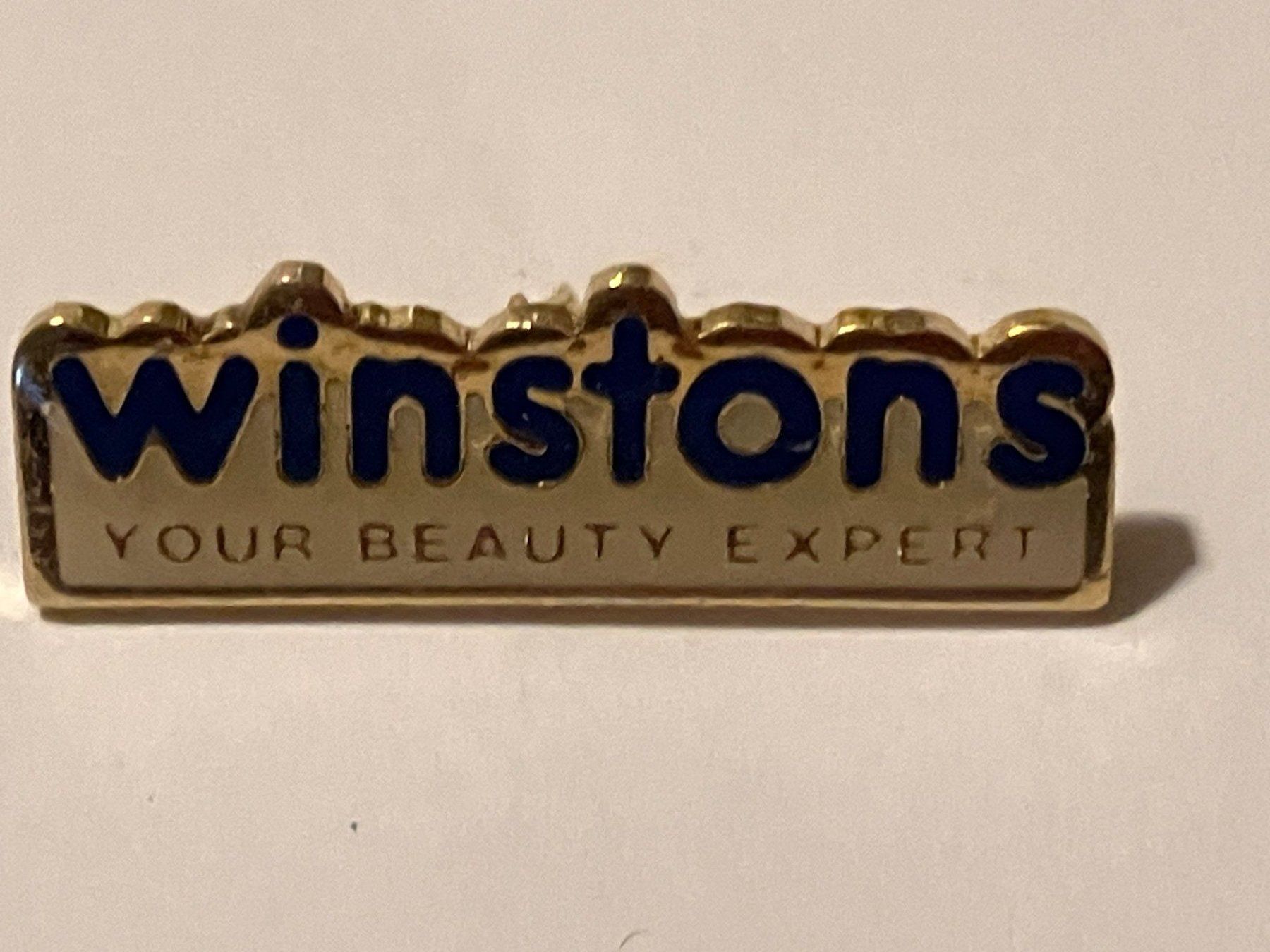 Placchette & Badge: 1 Pin Winstons - Beauty Expert – Usato da Basel venduto da djwwpp