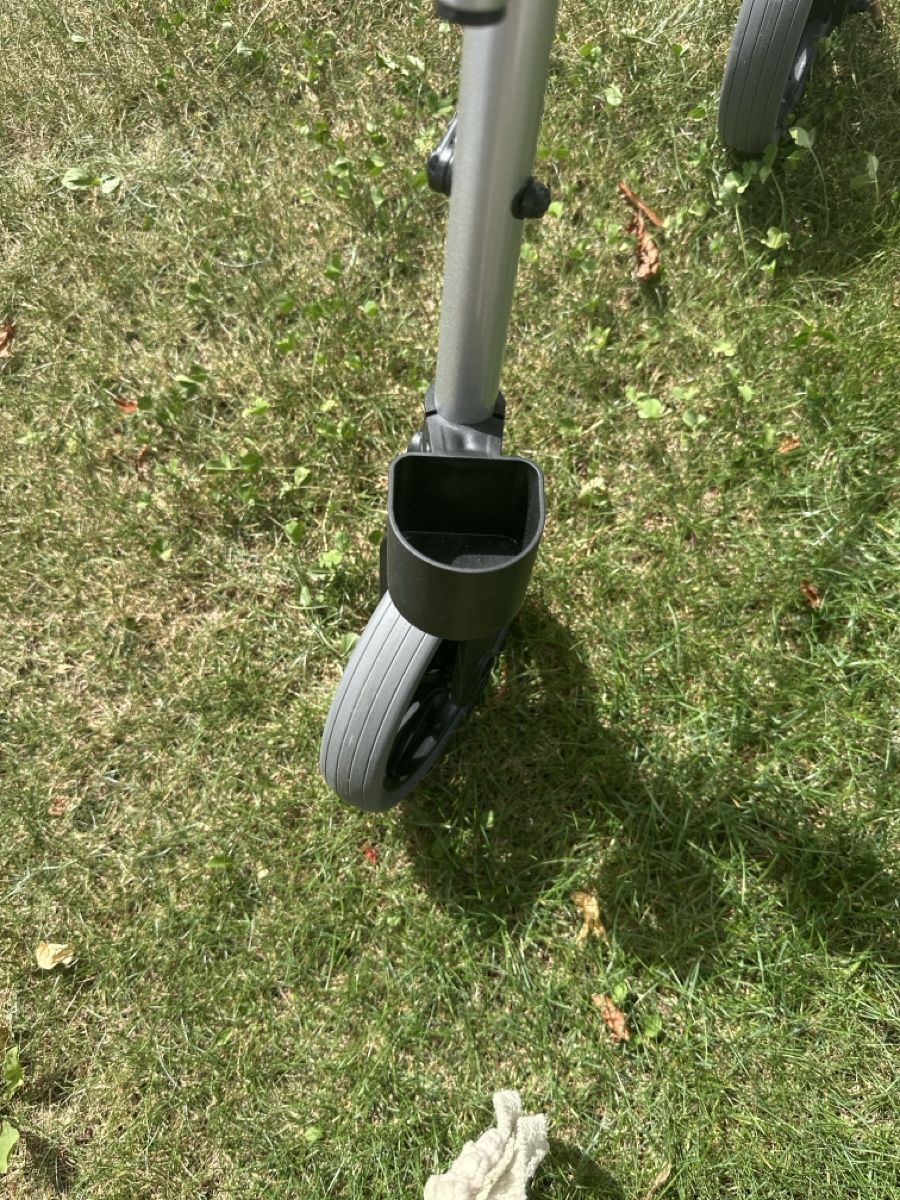 Aides à la marche: Rollator Dietz LIGERO – Neuf (Voir description) à Egg b. Zürich par Chobe 2