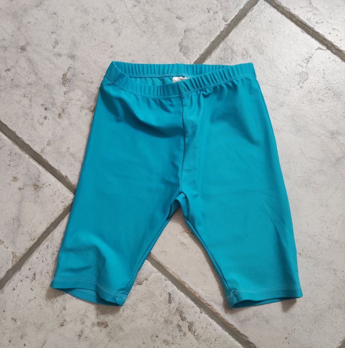 Costumi da bagno & Bikini: UV Badeanzug Mädchen Gr.98 – Usato da Chur venduto da Rodanisa 3