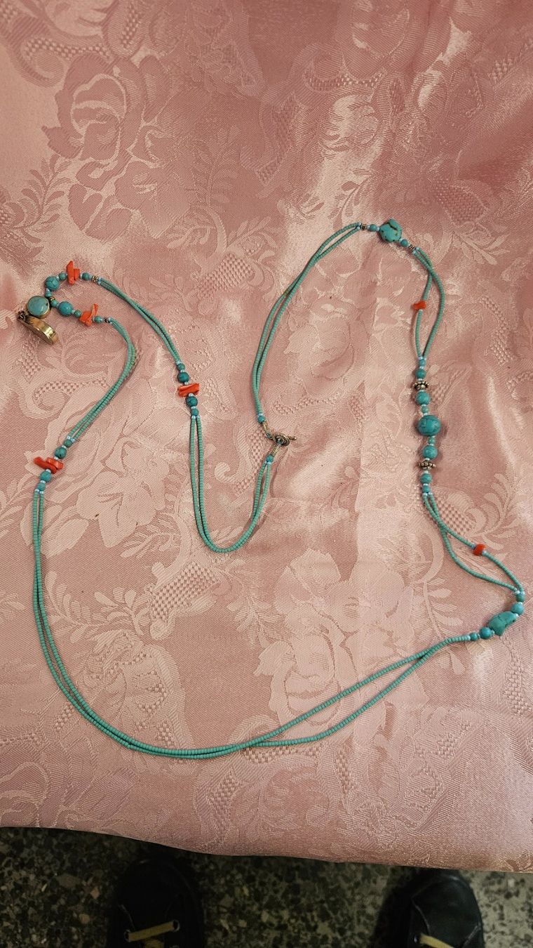 Catenine: Lunga collana in pietre turchesi – Usato da Melano venduto da H-Sara