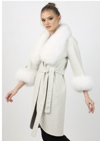Mantel aus Alpakawolle und Fuchsfell – wie neu M