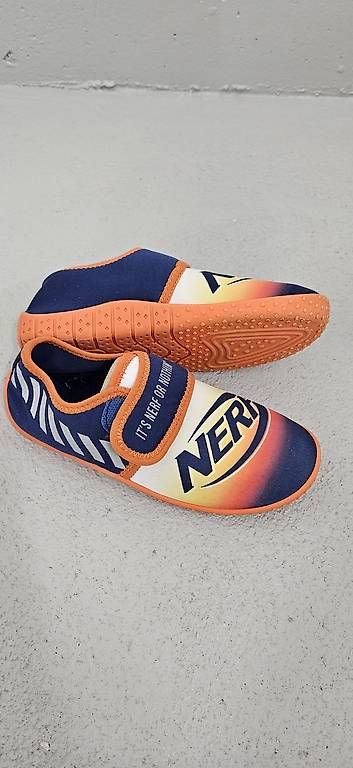 Scarpe per ragazzi: Nerf Badeschuhe Gr. 34 neuwertig – Usato da Baden venduto da Boomer76 2