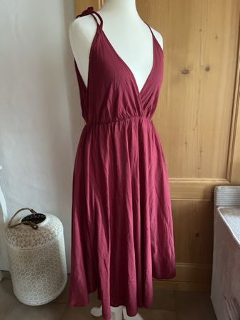 Sommerkleid bordeaux mit Trägern zum Binden, neuwertig