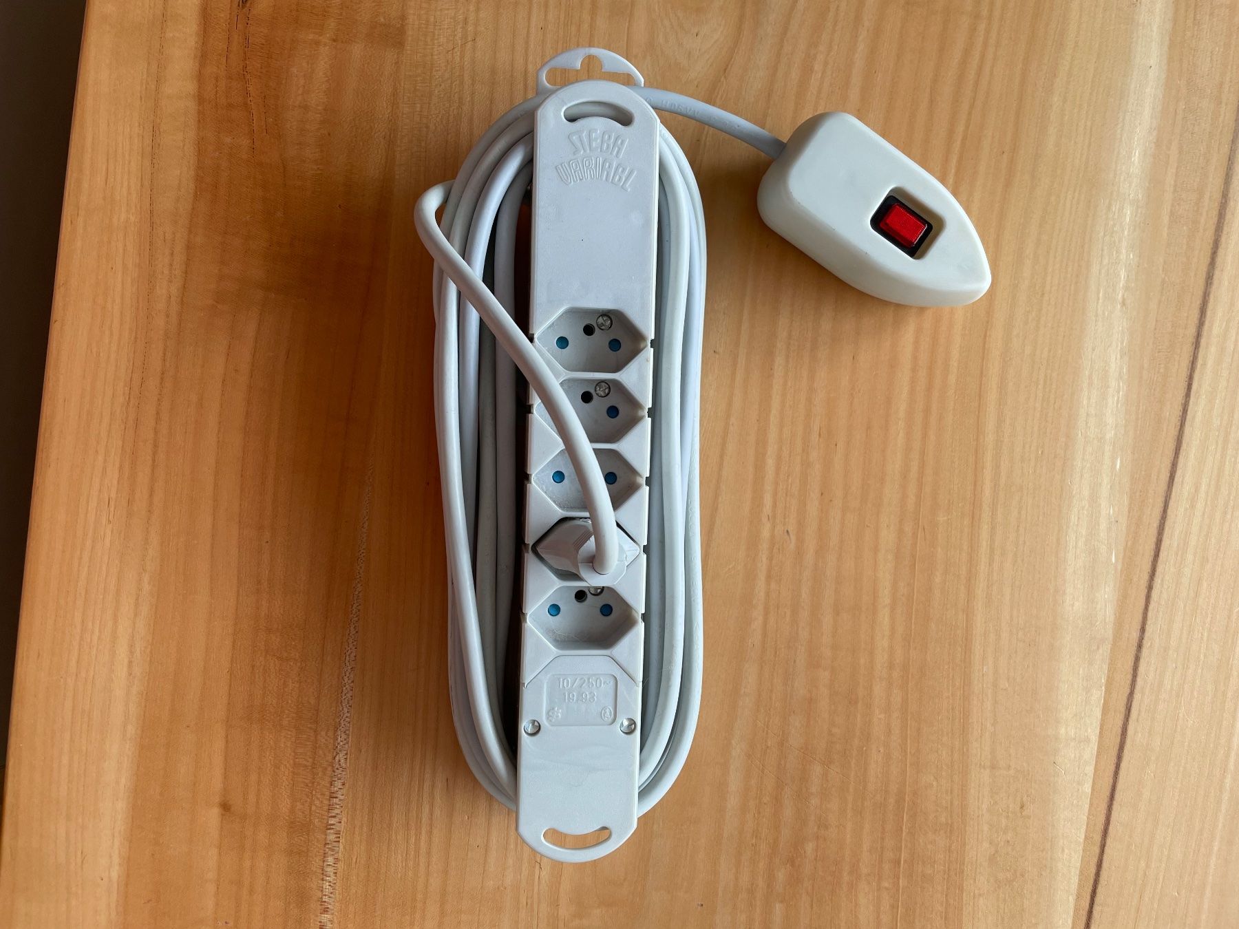 Alimentation électrique: 4 Steckdosenleisten – D'occasion à Freienbach par smart8807 1