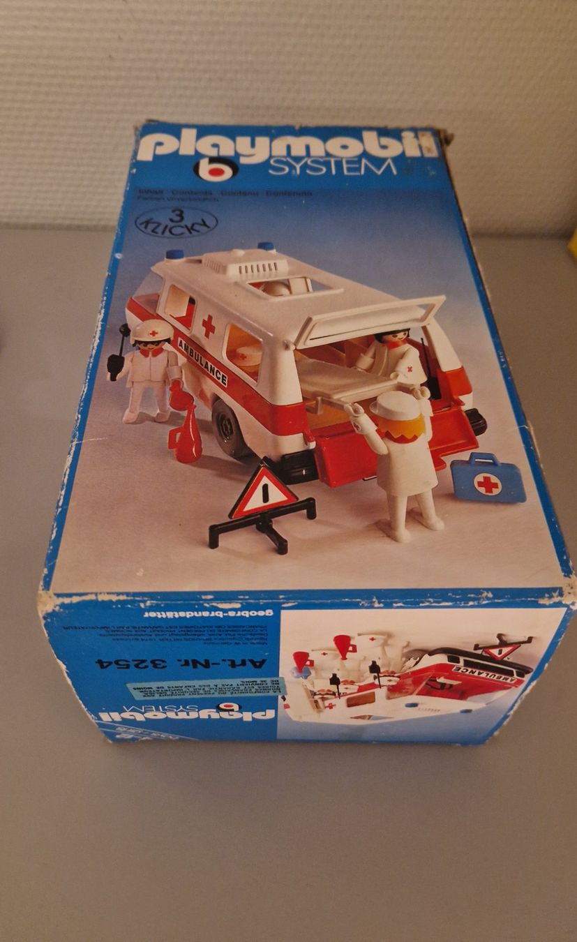 Playmobil Spielzeuge: Playmobil Klicky "Ambulanz" (OVP) – Gebraucht aus Aarau von Vintage1969 6