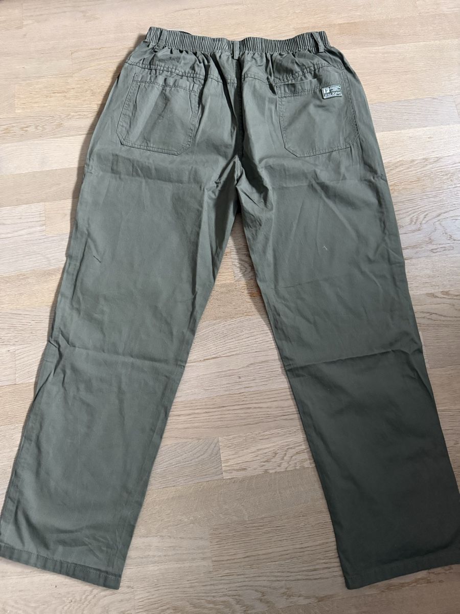 Hosen: Freizeithose oliv mit Gummibund NEU – Neu (gemäss Beschreibung) aus Rubigen von Elmacino 1