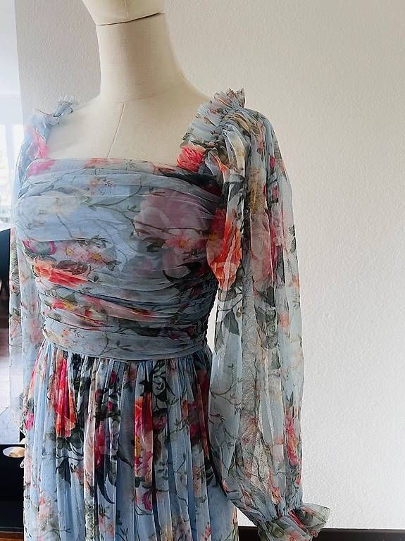 Kleider: Blumenkleid  – Gebraucht aus Winterthur von Anjarys