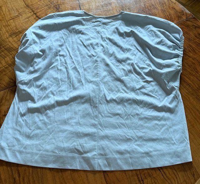 Cos T-shirt: COS Shirt – Usato da Luzern venduto da 127064 1