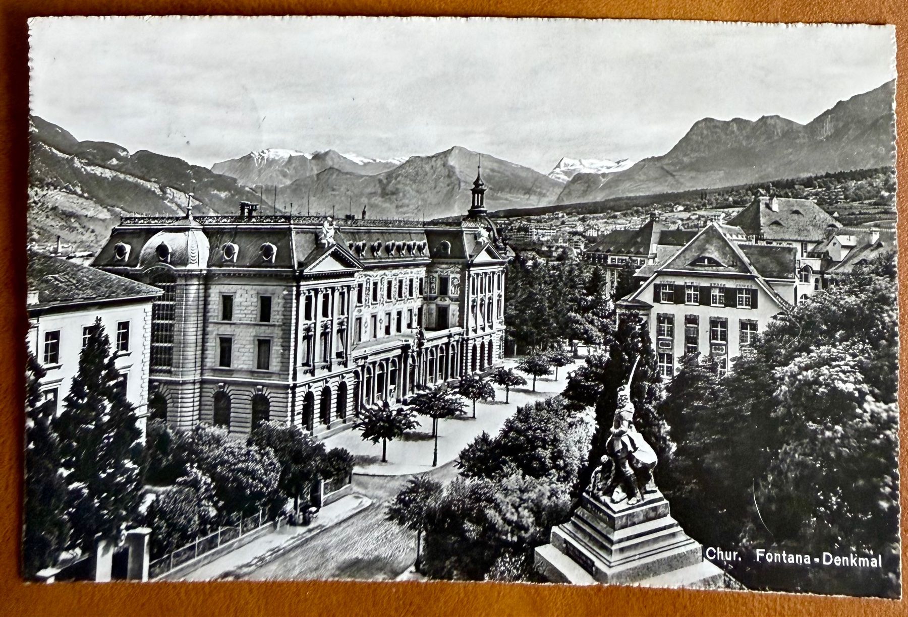 Cartoline postali: chur - Fontana - Denkmal 1950 – Usato da Lutry venduto da Ediego