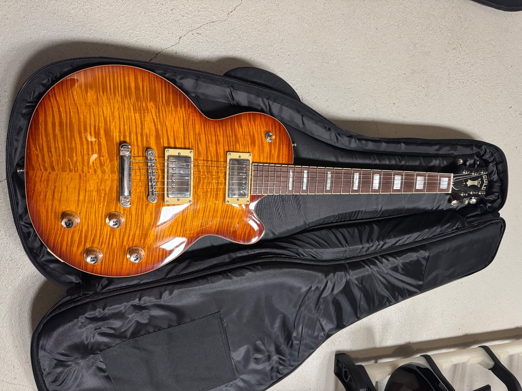 Strumenti musicali: Guild Form LP, Bluesbird ITB – Usato da Pfäffikon ZH venduto da MM8619 1