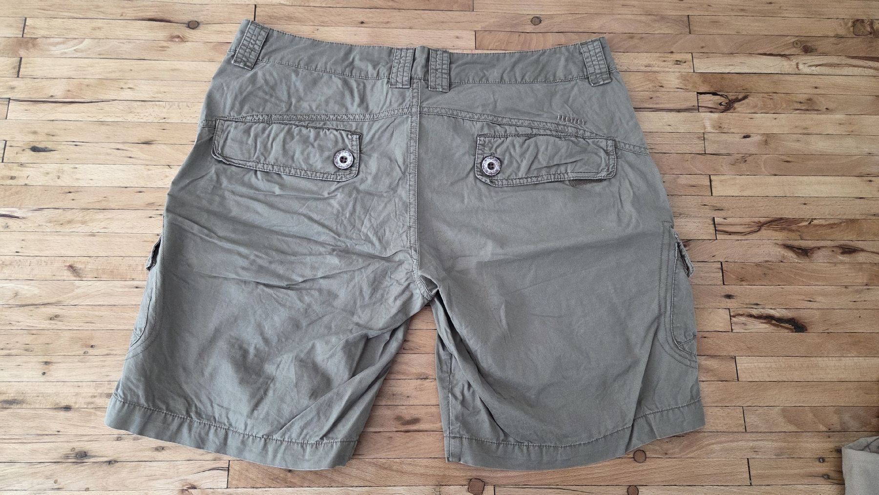 Protest Pantaloni: Kurze Hose Damen Protest  – Usato da Winterthur venduto da sandi99 3