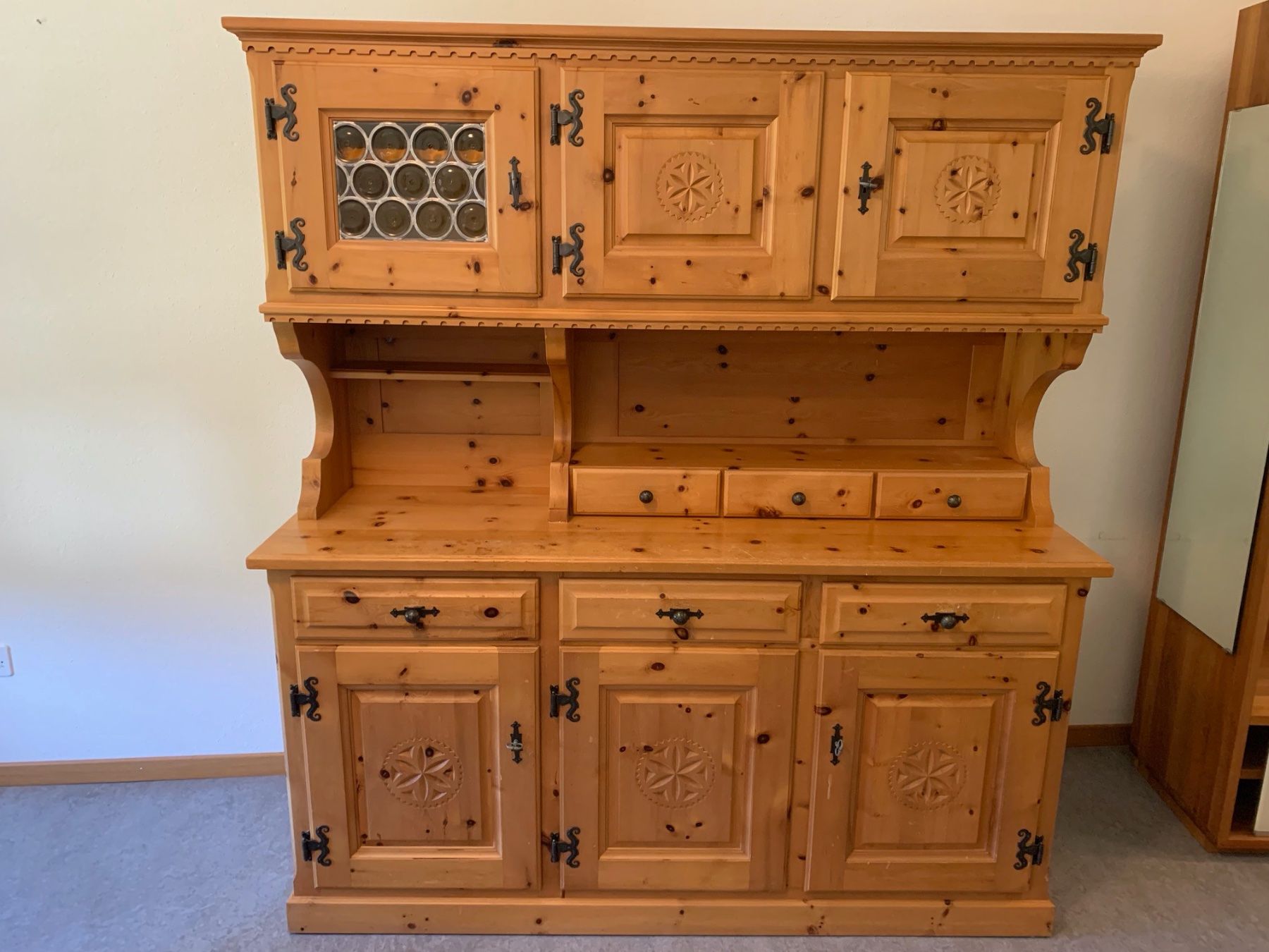 Buffets: Arvenbuffet – D'occasion à Spreitenbach par heitersberg54
