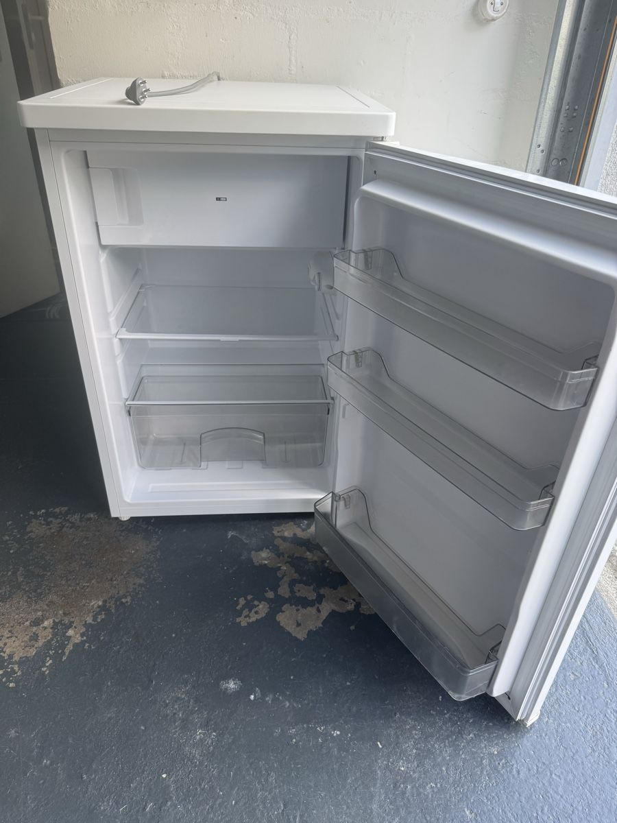 Frigoriferi: Kibernetik Kühlschrank KSG118L03 – Usato da Mels venduto da thelonga 1