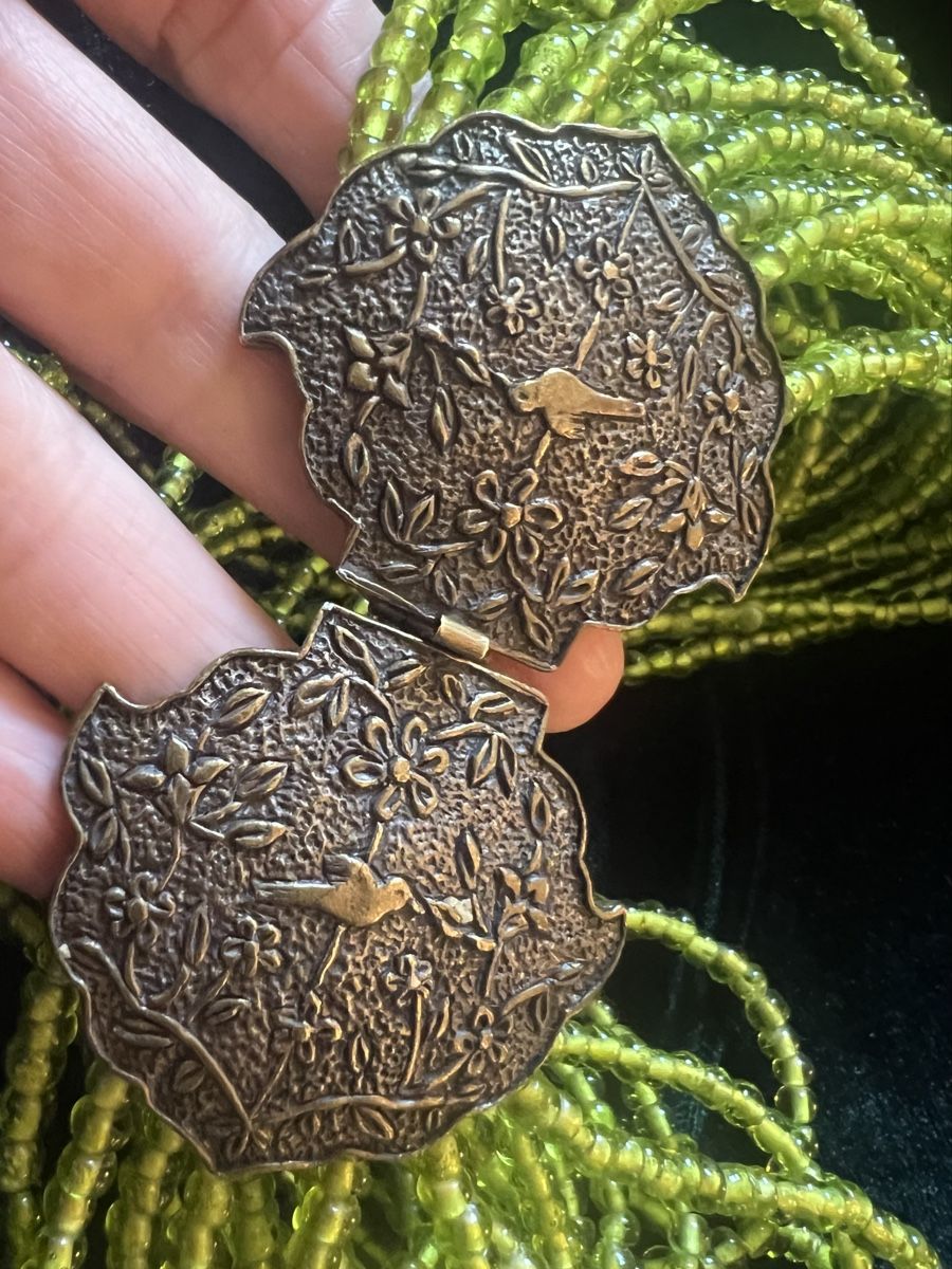 Catenine: Collier ANEHO Création  multirangs fermoir motifs oiseaux – Usato da Genève venduto da DELIRBEADS 6
