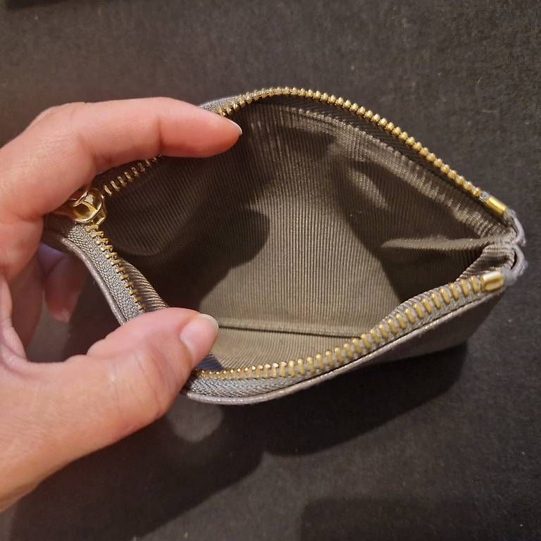 Furla Custodie per cosmetici: Furla Pouch grau – Usato da Eschenbach LU venduto da Kolibrii 2