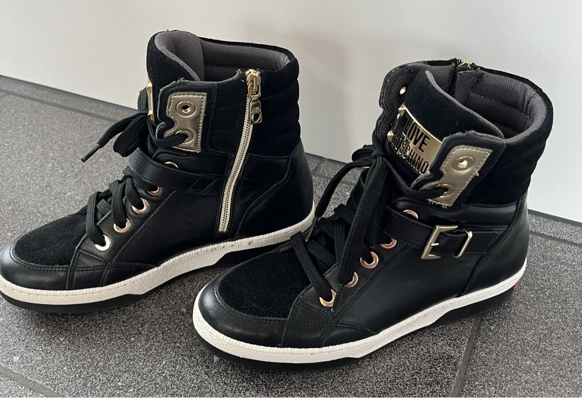 Moschino Scarpe da donna: Nagelneue Moschino Sneaker, Gr. 37 – Nuovo e nell'imballaggio originale da Hünenberg See venduto da spartakus02 3