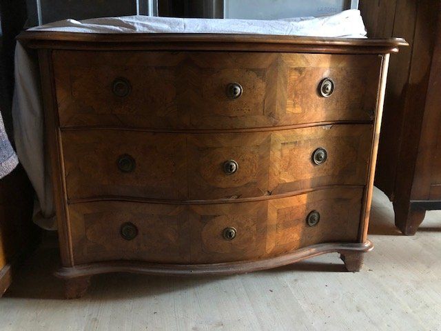 Cassettiere: Commode galbée baroque zurichoise Kommode antik – Usato da St-Cierges venduto da LeRegain 6