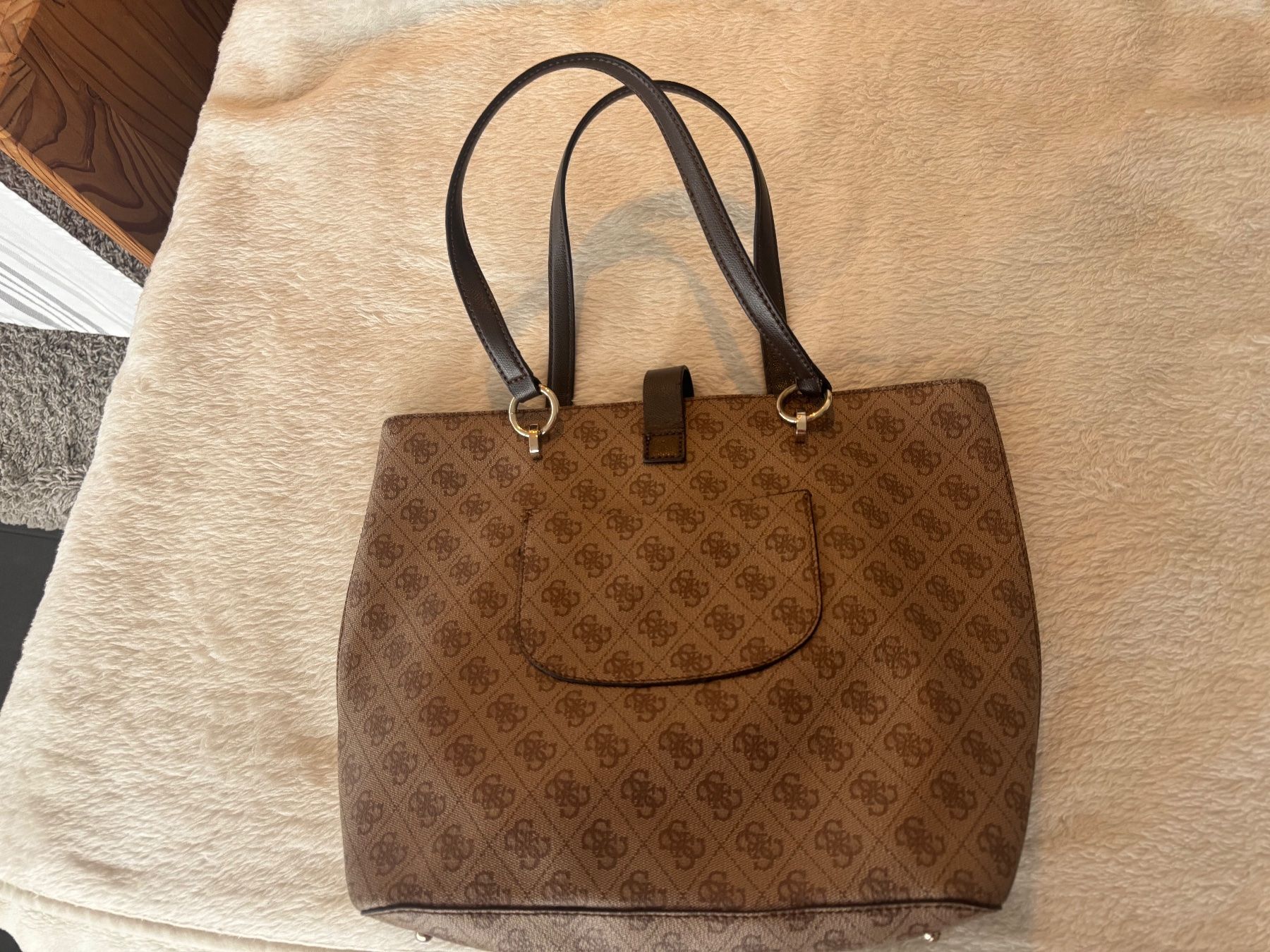 Guess Taschen für Damen: Handtasche – Gebraucht aus 6315 Oberägeri von jud_mzd5 2