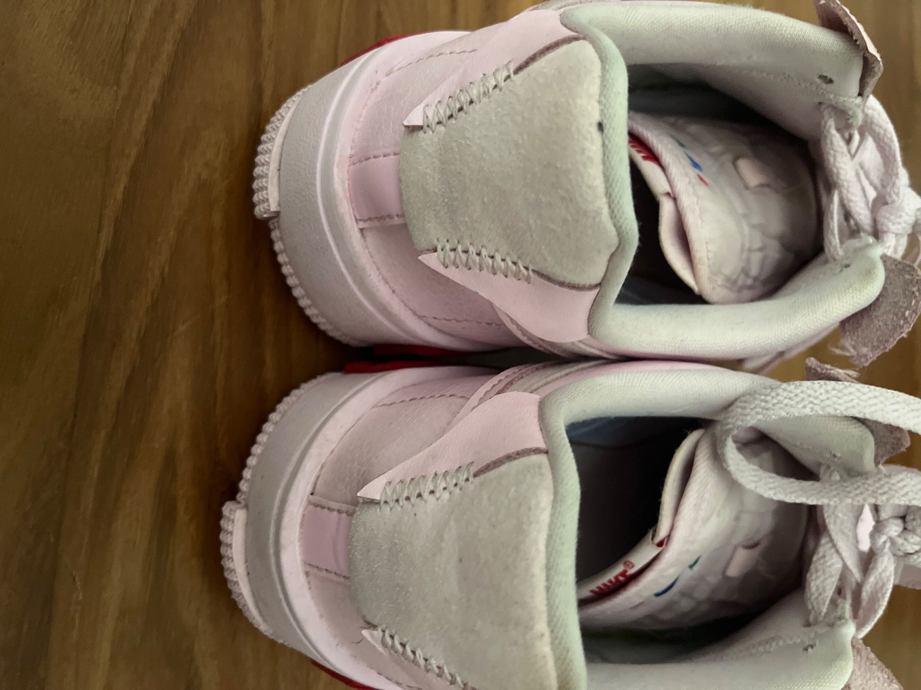 Chaussures femmes: Nike Valentins air force 1 – D'occasion à Frauenfeld par Lollipop77 3