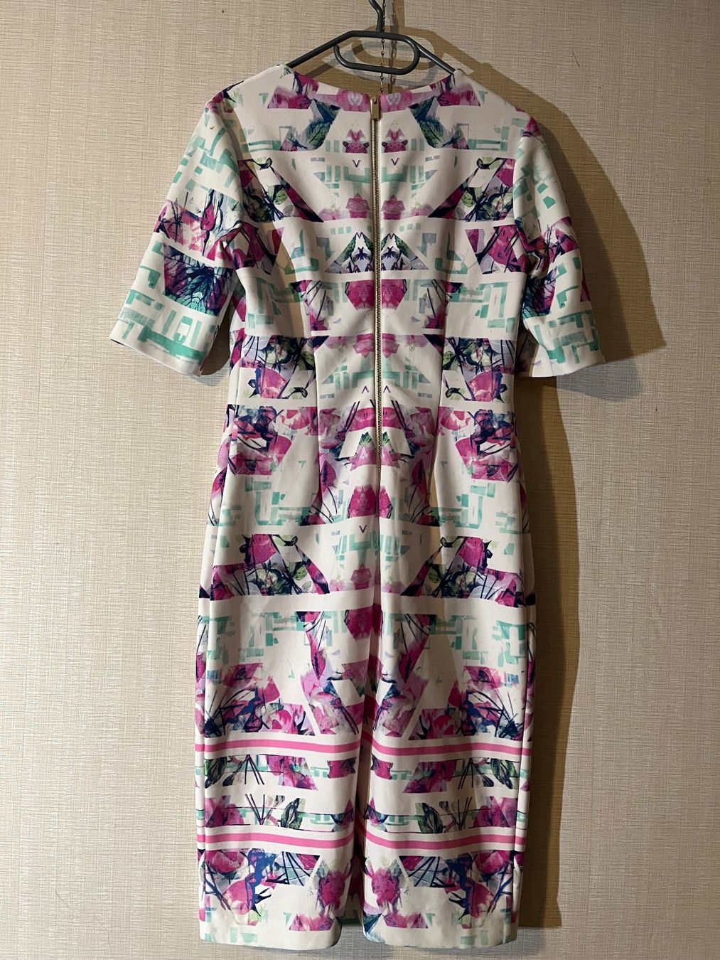 Robes: Etuikleid Vince Camuto – D'occasion à Boppelsen par iris_b_u 1