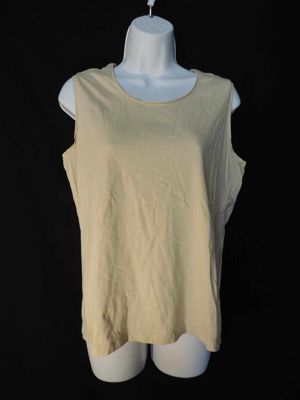 Top: débardeur beige – Usato da Genève venduto da Axelle333 4