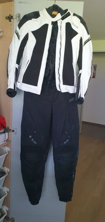 Motorradbekleidung Helm Jacke Hose Handschuhe Ixs Grösse S