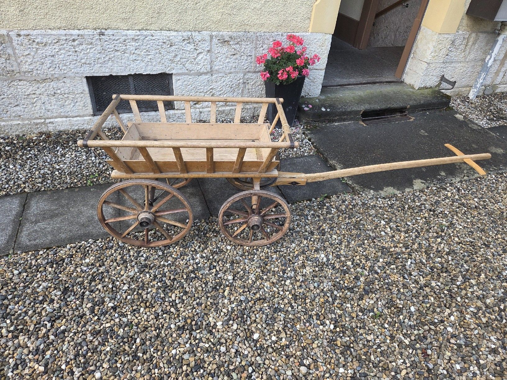 Aratri: petit char en bois – Usato da Neuchatel venduto da sckkj