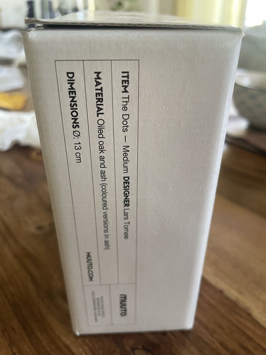 Muuto Guardaroba: Muuto The Dots (Medium) – Nuovo e nell'imballaggio originale da Zürich venduto da 4damind 2