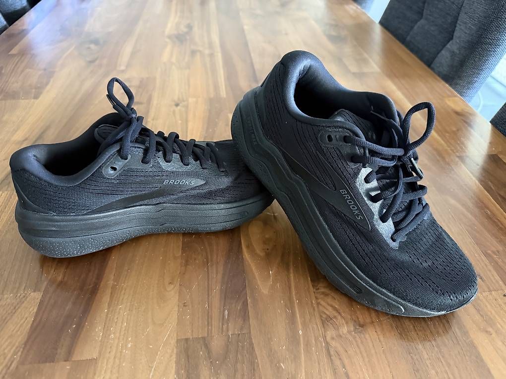 Brooks Scarpe da donna: Brooks Ghost Max 2 Damen Gr. 39  wie neu – Usato da Oftringen venduto da schnullliii