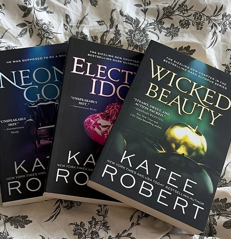 Libri: Neon Gods Reihe- Katee Robert – Nuovo e nell'imballaggio originale da Glattpark(Opfikon) venduto da aal_m5w5 1