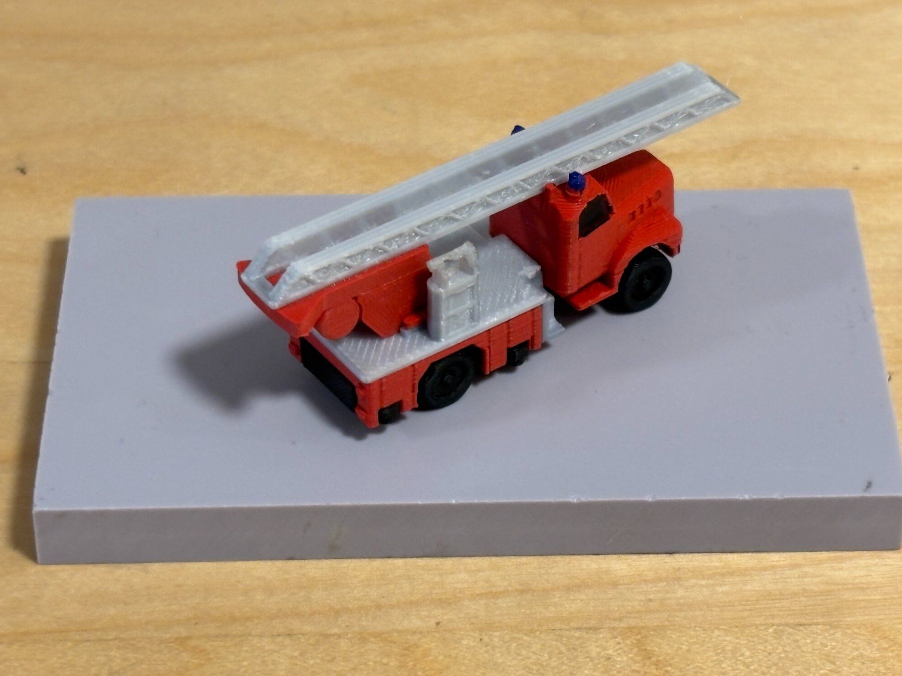 Modellini di ferrovie: Klassische Oldtimer Drehleiter 1:160 3D-Druck – Nuovo (secondo la descrizione) da Bülach venduto da h0slotch 3