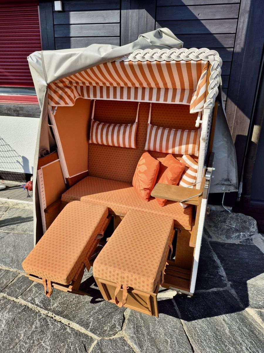 Bänke: Original Korbwerk 2-Sitzer Strandkorb mit Schutzhülle – Gebraucht aus Degersheim von Pinguin040