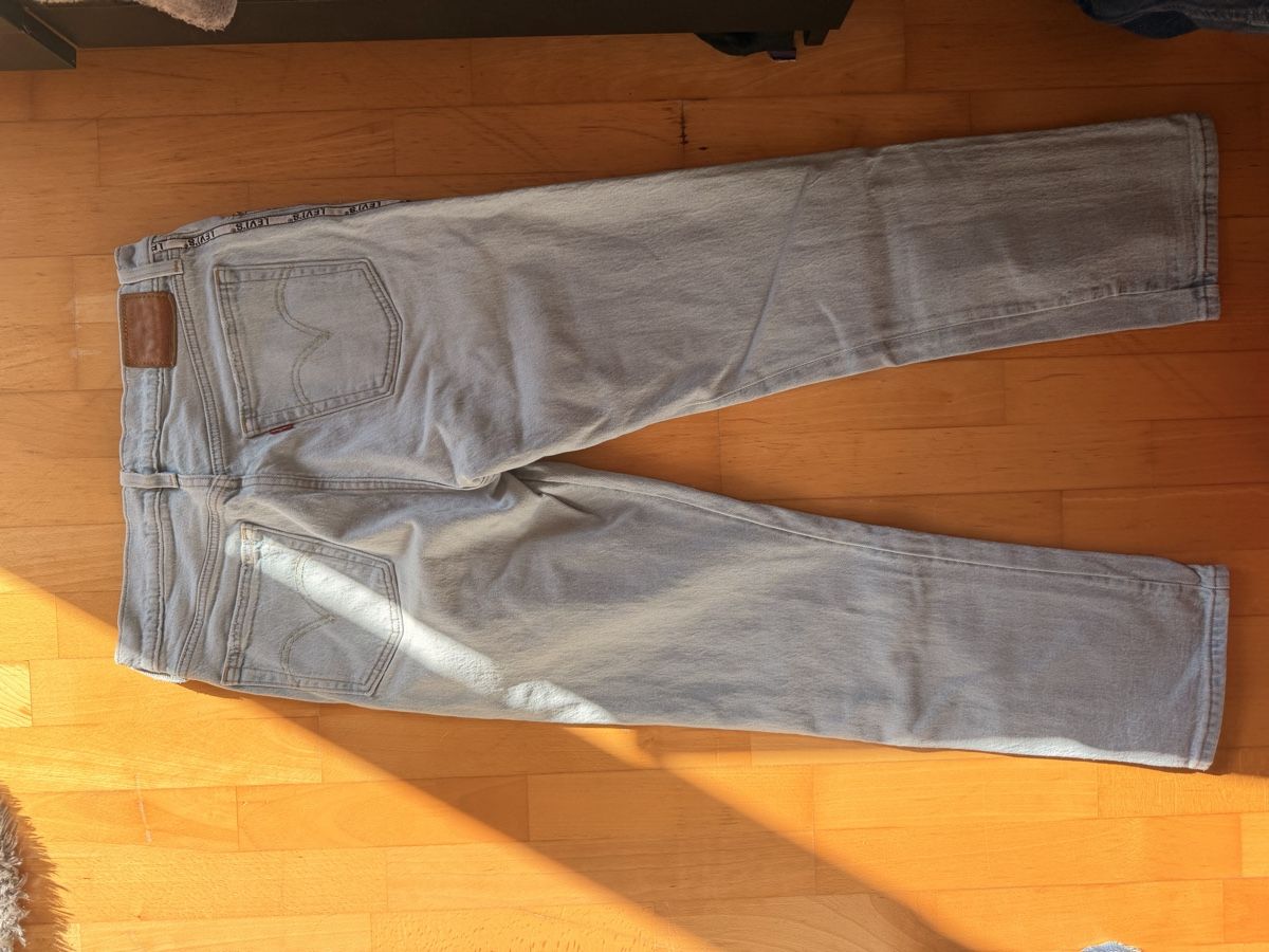 Jeans: Jeans Levis  – Usato da Wavre venduto da ali_fyq9 1